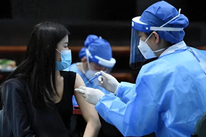 定局提醒：60岁以上的老年人要特别注意AG真人娱乐网址新冠病毒两大结局已成(图4)